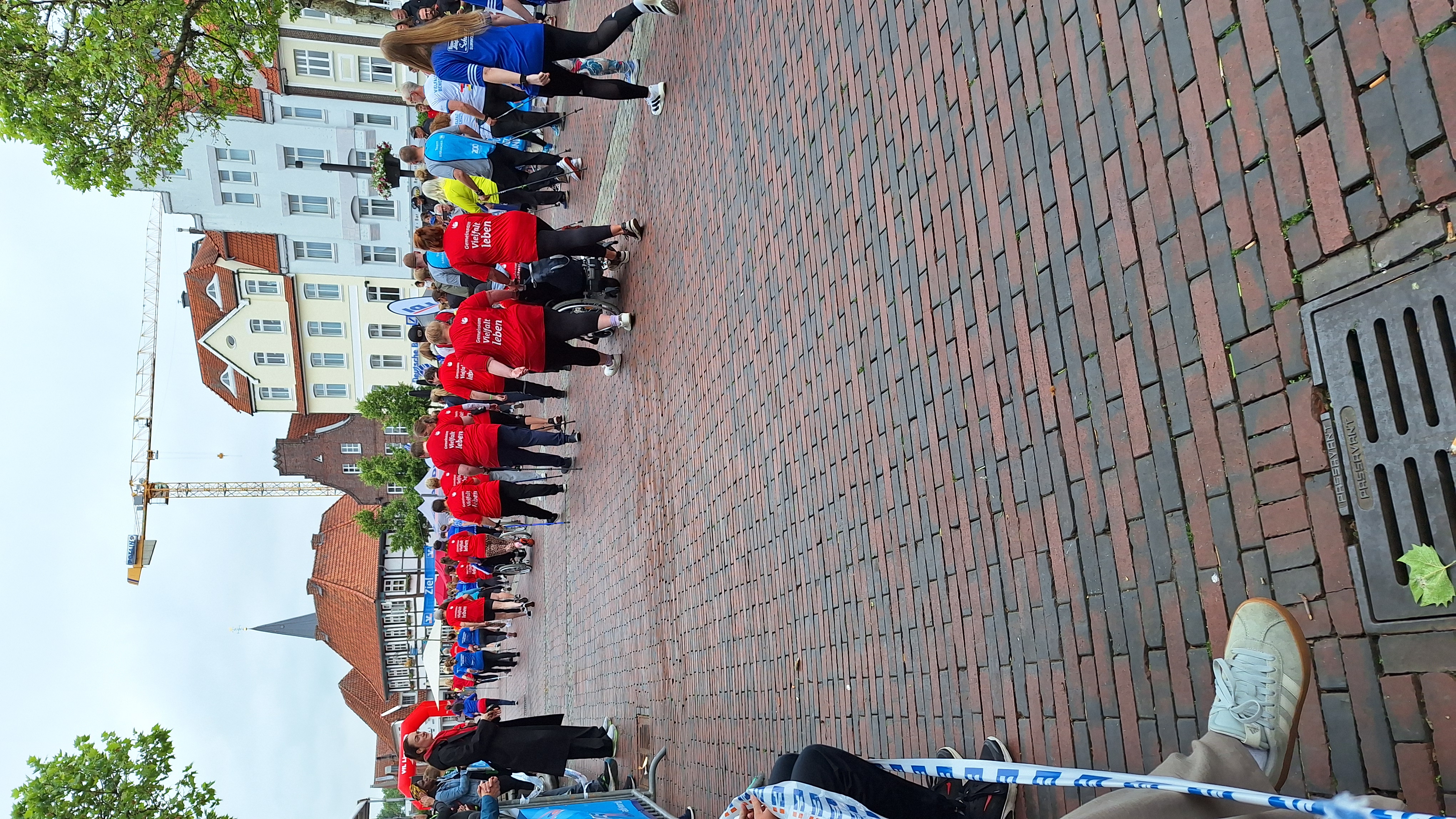 Viele Teilnehmer von hinter nach dem Start.