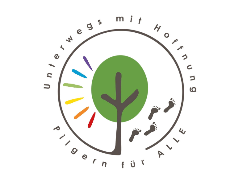 Ein Logo mit Baum und Fußabdrücken. 